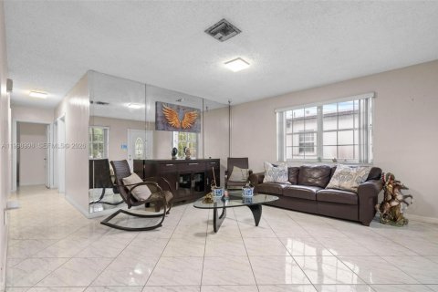 Купить виллу или дом в Хайалиа, Флорида 3 спальни, 199.37м2, № 2060737 - фото 7