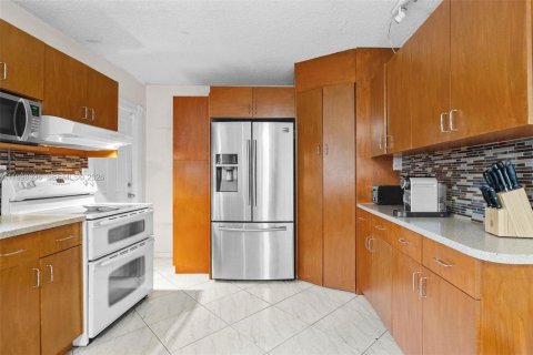 Купить виллу или дом в Хайалиа, Флорида 3 спальни, 199.37м2, № 2060737 - фото 3