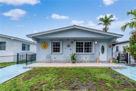 Дом в Хайалиа, Флорида 3 спальни, 199.37м2 № 2060737