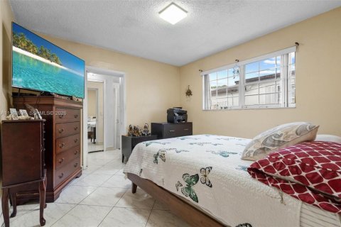 Купить виллу или дом в Хайалиа, Флорида 3 спальни, 199.37м2, № 2060737 - фото 14