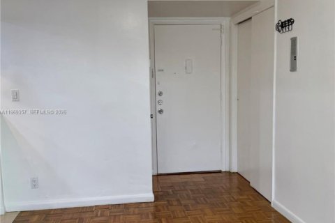 Apartment in Miami, Florida 2 bedrooms, 93.65 sq.m. № 2031000 - photo 23