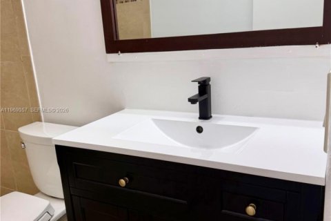 Apartment in Miami, Florida 2 bedrooms, 93.65 sq.m. № 2031000 - photo 14