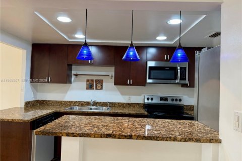 Apartment in Miami, Florida 2 bedrooms, 93.65 sq.m. № 2031000 - photo 4