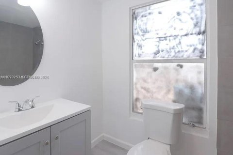 Propiedad comercial en venta en West Palm Beach, Florida, 90.39 m2 № 1991171 - foto 10