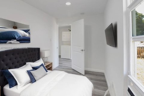 Propiedad comercial en venta en West Palm Beach, Florida, 90.39 m2 № 1991171 - foto 8