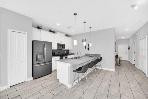 Adosado en venta en Davenport, Florida, 5 dormitorios, 192.49 m2 № 2197278 - foto 9