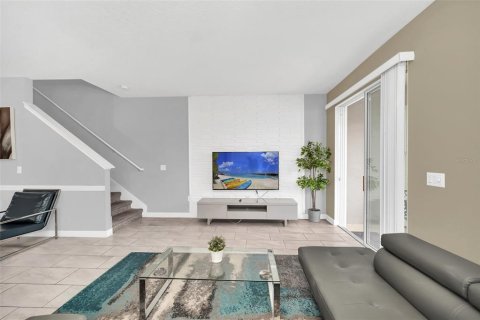 Adosado en venta en Davenport, Florida, 5 dormitorios, 192.49 m2 № 2197278 - foto 18