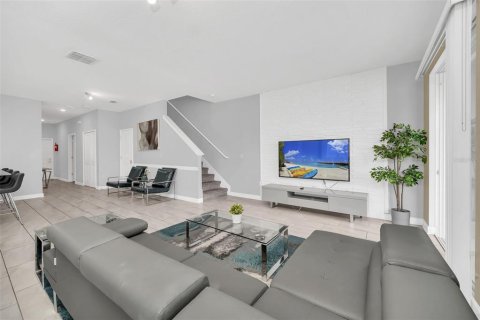 Adosado en venta en Davenport, Florida, 5 dormitorios, 192.49 m2 № 2197278 - foto 19