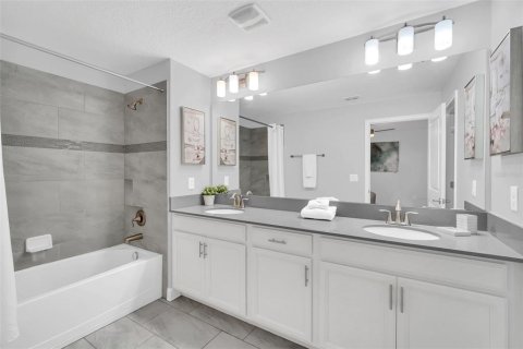 Adosado en venta en Davenport, Florida, 5 dormitorios, 192.49 m2 № 2197278 - foto 25