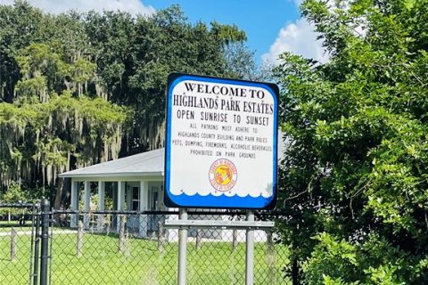 House in Lake Placid, Florida 2 bedrooms, 144 sq.m. № 1914498 - photo 28