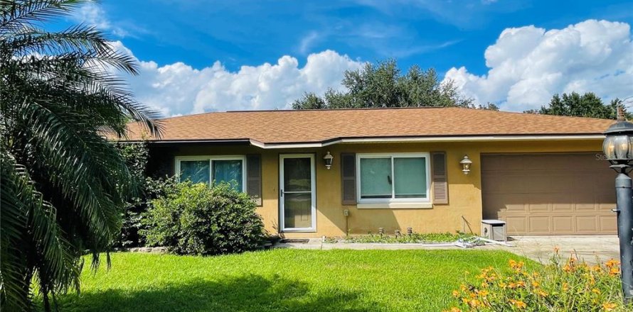 House in Lake Placid, Florida 2 bedrooms, 144 sq.m. № 1914498
