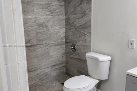 Apartment in Miami, Florida 1 bedroom, 696.4 sq.m. № 1981394 - photo 10