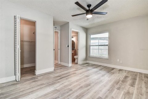 Casa en venta en Tampa, Florida, 3 dormitorios, 132.11 m2 № 1842272 - foto 13