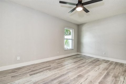 Casa en venta en Tampa, Florida, 3 dormitorios, 132.11 m2 № 1842272 - foto 12