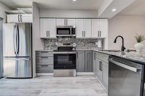 Casa en venta en Tampa, Florida, 3 dormitorios, 132.11 m2 № 1842272 - foto 8