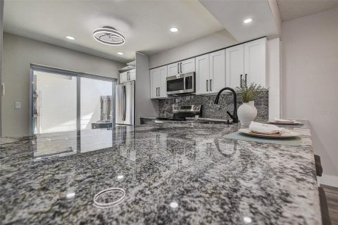 Casa en venta en Tampa, Florida, 3 dormitorios, 132.11 m2 № 1842272 - foto 7