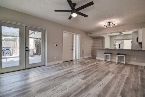 Casa en venta en Tampa, Florida, 3 dormitorios, 132.11 m2 № 1842272 - foto 3