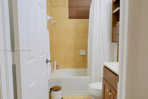 Casa en venta en Miami, Florida, 3 dormitorios, 142.51 m2 № 1977459 - foto 11