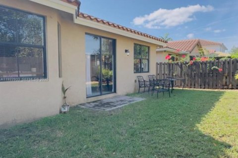 Casa en venta en Miami, Florida, 3 dormitorios, 142.51 m2 № 1977459 - foto 14