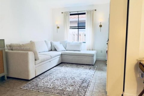 Casa en venta en Miami, Florida, 3 dormitorios, 142.51 m2 № 1977459 - foto 5