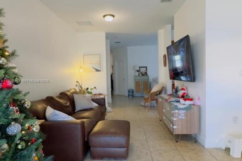 Casa en venta en Miami, Florida, 3 dormitorios, 142.51 m2 № 1977459 - foto 4