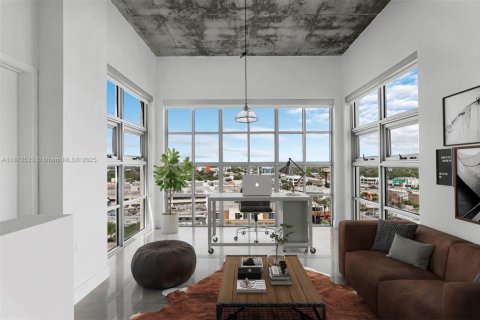 Condo in Miami, Florida, 2 bedrooms  № 1874365 - photo 2