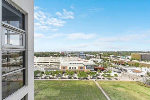 Condo in Miami, Florida, 2 bedrooms  № 1874365 - photo 6