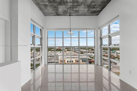 Condo in Miami, Florida, 2 bedrooms  № 1874365 - photo 10