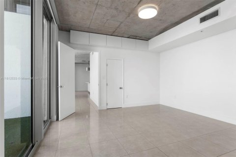 Condo in Miami, Florida, 2 bedrooms  № 1874365 - photo 14