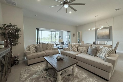 House in Saint Lucie, Florida 3 bedrooms, 215.35 sq.m. № 1767820 - photo 19