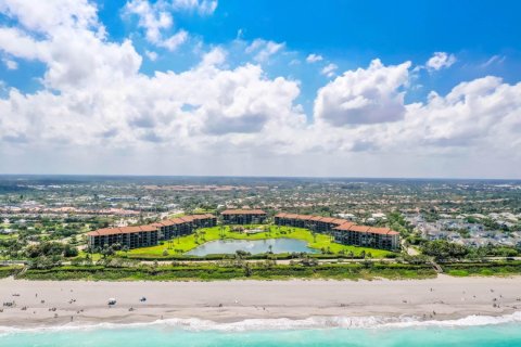 Condominio en alquiler en Jupiter, Florida, 2 dormitorios, 128.67 m2 № 1160458 - foto 1