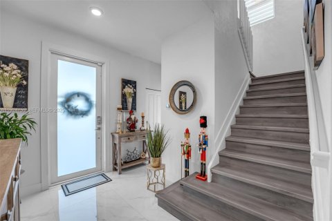 Casa en venta en Miami, Florida, 4 dormitorios, 204.76 m2 № 1984392 - foto 6