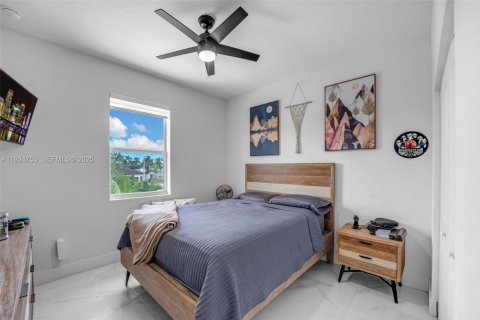 Casa en venta en Miami, Florida, 4 dormitorios, 204.76 m2 № 1984392 - foto 23