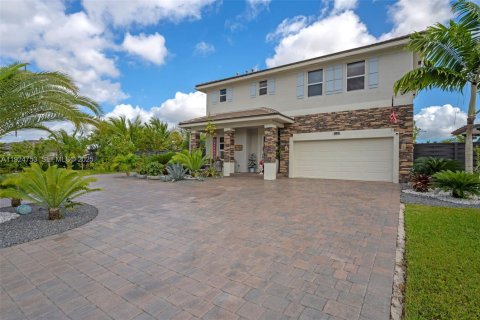 Casa en venta en Miami, Florida, 4 dormitorios, 204.76 m2 № 1984392 - foto 3