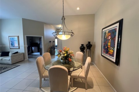 Купить виллу или дом в Делрей-Бич, Флорида 2 спальни, 191.1м2, № 1958376 - фото 15