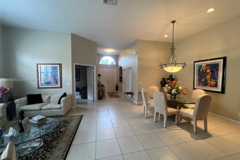 Купить виллу или дом в Делрей-Бич, Флорида 2 спальни, 191.1м2, № 1958376 - фото 16