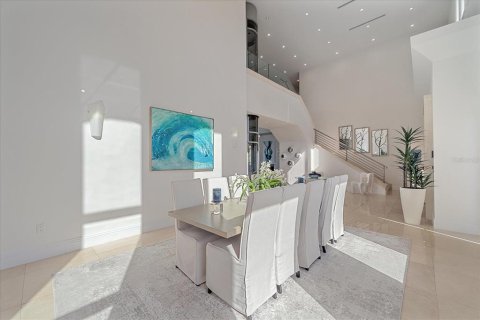 House in Sarasota, Florida 6 bedrooms, 659.51 sq.m. № 2121739 - photo 20