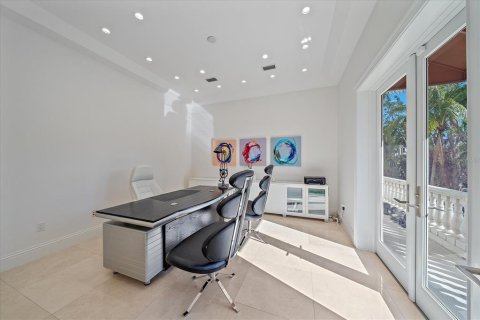 House in Sarasota, Florida 6 bedrooms, 659.51 sq.m. № 2121739 - photo 17