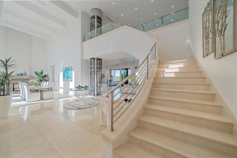 House in Sarasota, Florida 6 bedrooms, 659.51 sq.m. № 2121739 - photo 16