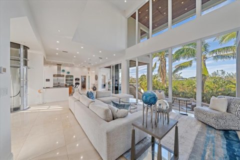 House in Sarasota, Florida 6 bedrooms, 659.51 sq.m. № 2121739 - photo 24