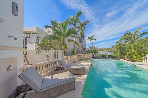 House in Sarasota, Florida 6 bedrooms, 659.51 sq.m. № 2121739 - photo 8