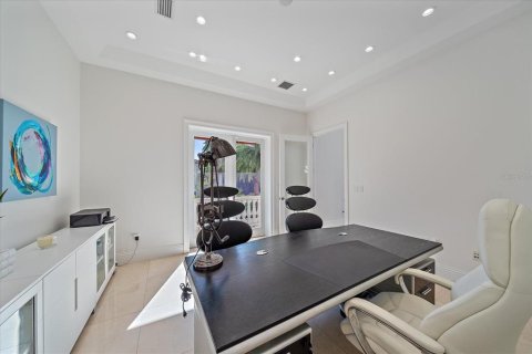 House in Sarasota, Florida 6 bedrooms, 659.51 sq.m. № 2121739 - photo 18