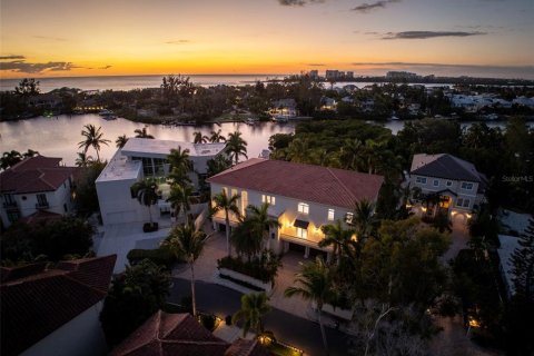 House in Sarasota, Florida 6 bedrooms, 659.51 sq.m. № 2121739 - photo 5