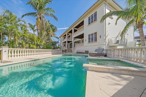 House in Sarasota, Florida 6 bedrooms, 659.51 sq.m. № 2121739 - photo 9