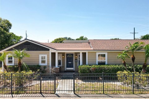 Casa en venta en Orlando, Florida, 3 dormitorios, 183.02 m2 № 1636039 - foto 2