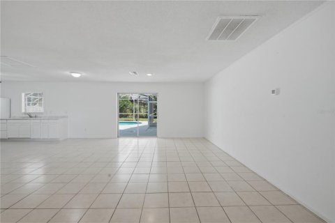 Casa en venta en Brandon, Florida, 5 dormitorios, 254.18 m2 № 2221182 - foto 7