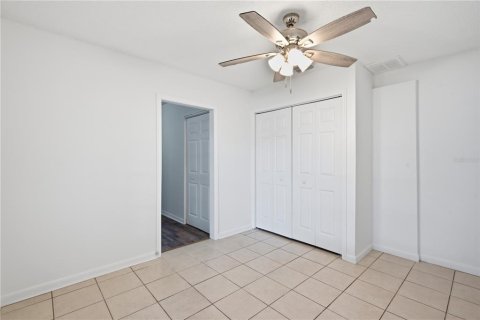 Casa en venta en Brandon, Florida, 5 dormitorios, 254.18 m2 № 2221182 - foto 13