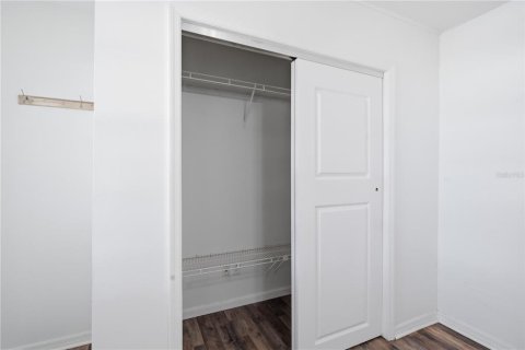 Casa en venta en Brandon, Florida, 5 dormitorios, 254.18 m2 № 2221182 - foto 19