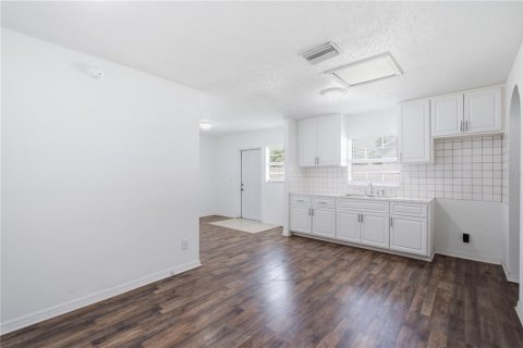 Casa en venta en Brandon, Florida, 5 dormitorios, 254.18 m2 № 2221182 - foto 23