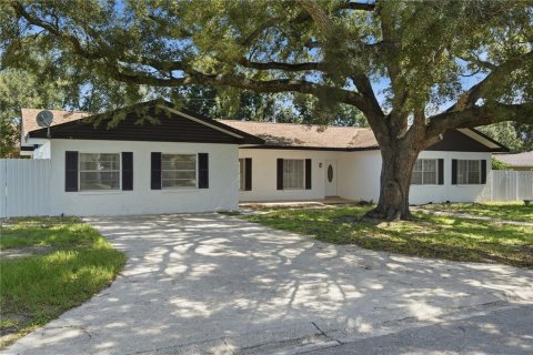 Casa en venta en Brandon, Florida, 5 dormitorios, 254.18 m2 № 2221182 - foto 2